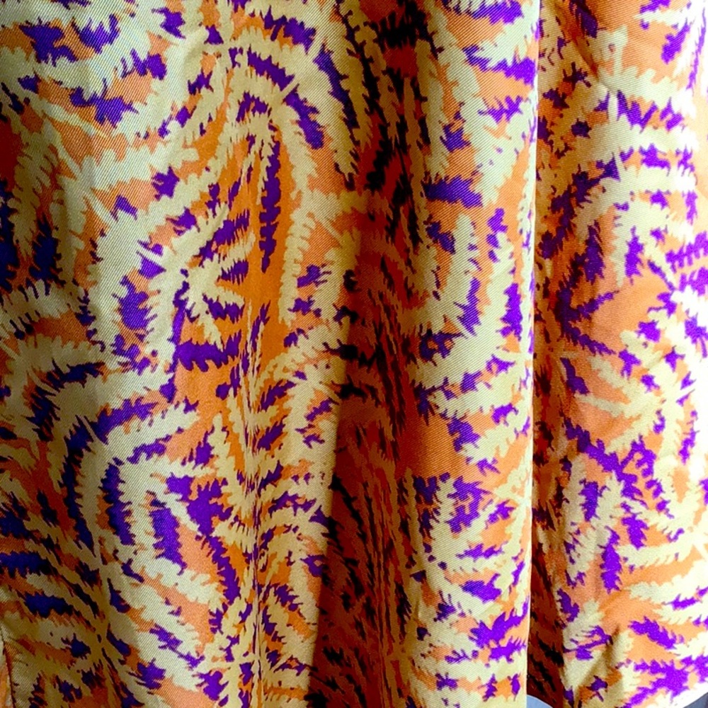 Zara ๐ Autumn Silky Shawl in Gold & Burgundy - Picture 7 of 13